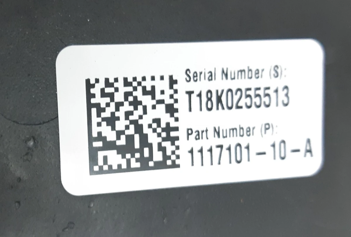 5 Панель торпеди (чорна шкіра штучна) PUR/PUR BLK GRAPHITE Tesla model X 1054145-12-H