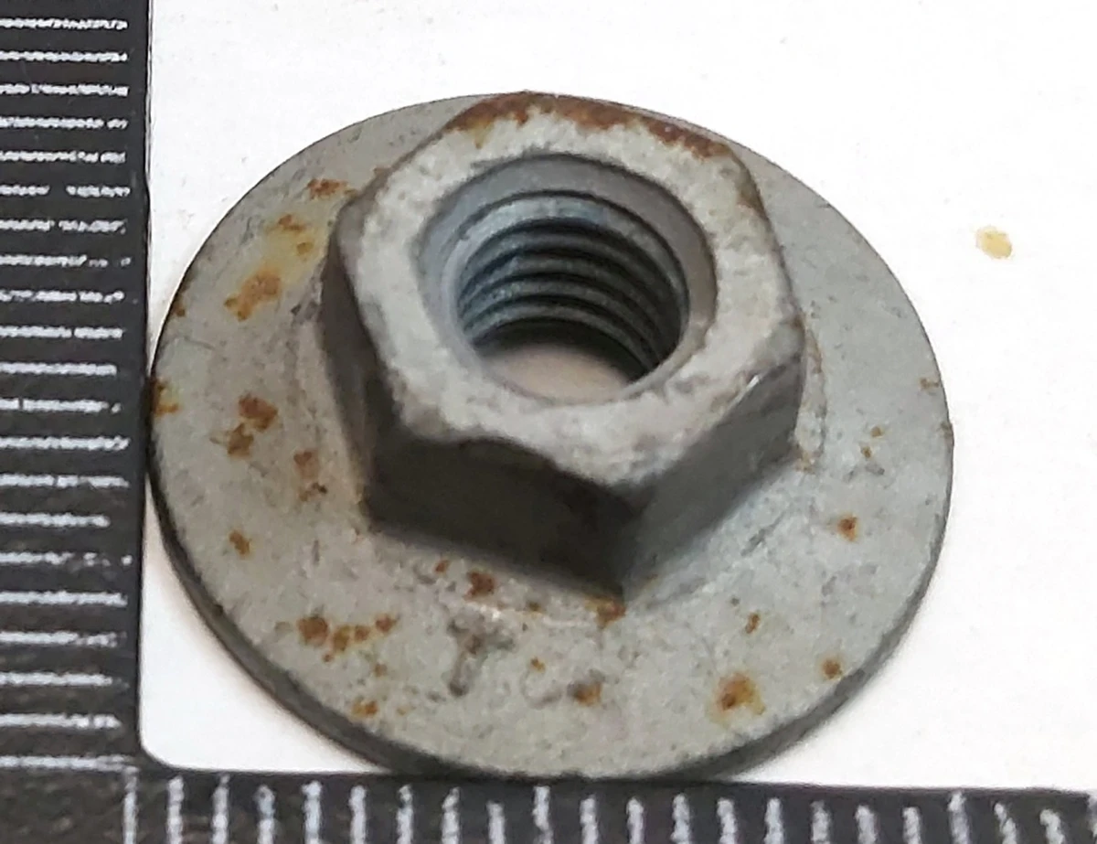 4 Гайка HX M6 PC8 Tesla model X 1054168-00-A