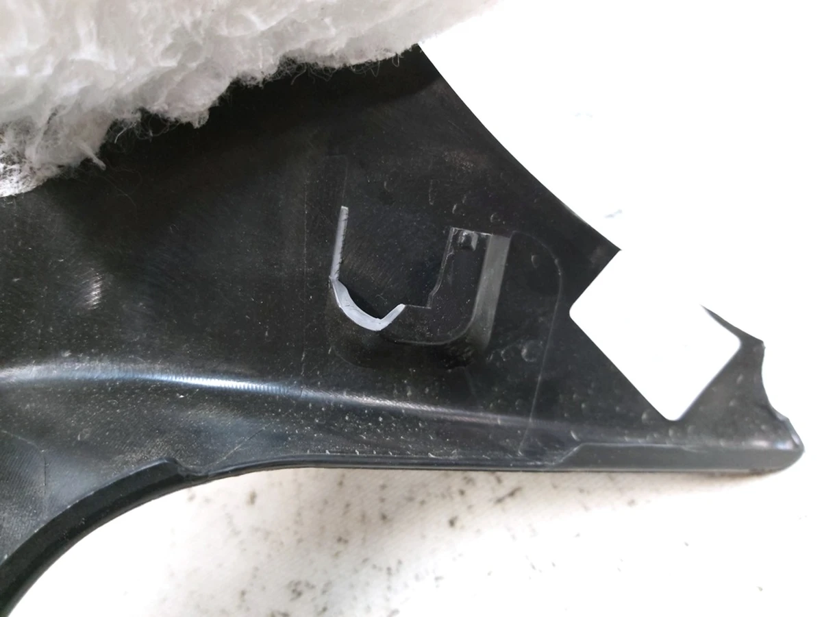 17 Пластик стійки C нижньої лівої з пошкодженням Tesla model S, model S REST 1051768-S2-F