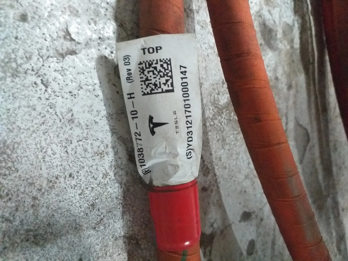 1 Сплиттер с проводами высоковольтными в сборе GEN3 Tesla model X 1054500-10-F