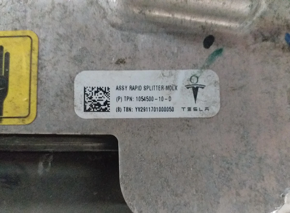 1 Splitter with high voltage wires assembly GEN3 Tesla model X 1054500-10-F