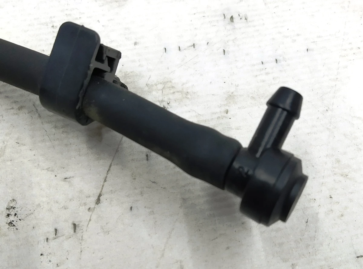 2 Магістраль омивача лобового скла шланг гумовий (без форсунок) Tesla model S, model REST 1054647-00