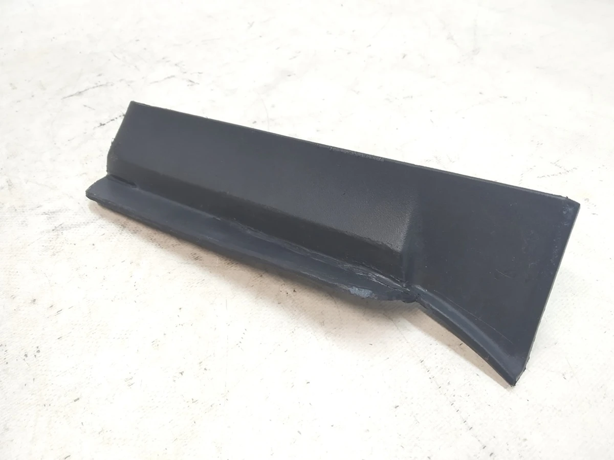 Front Right Wheel Fairing (Mudguard) damaged Tesla Model X 1054804-00-D