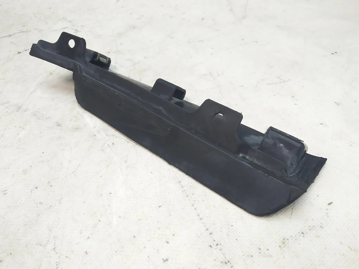 Front Right Wheel Fairing (Mudguard) damaged Tesla Model X 1054804-00-D