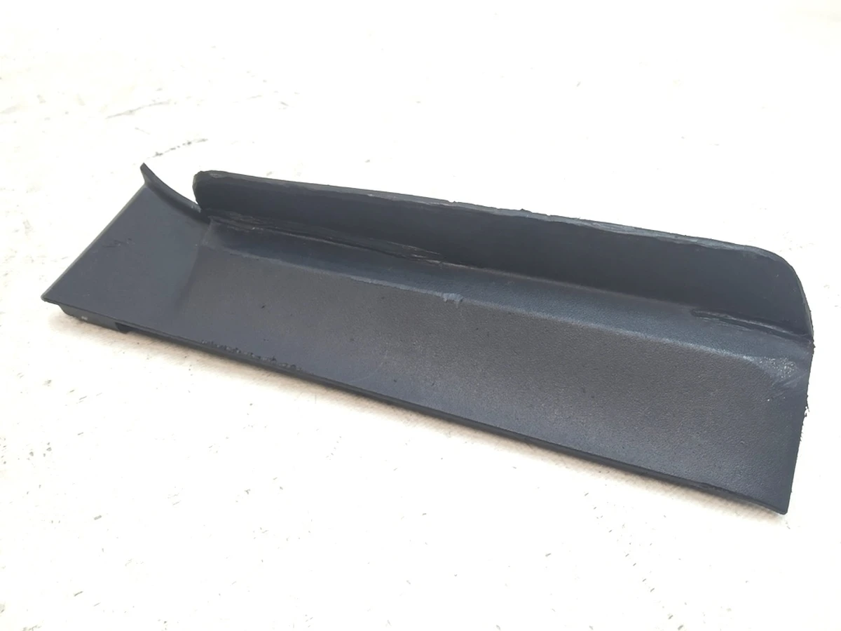 Front Right Wheel Fairing (Mudguard) damaged Tesla Model X 1054804-00-D