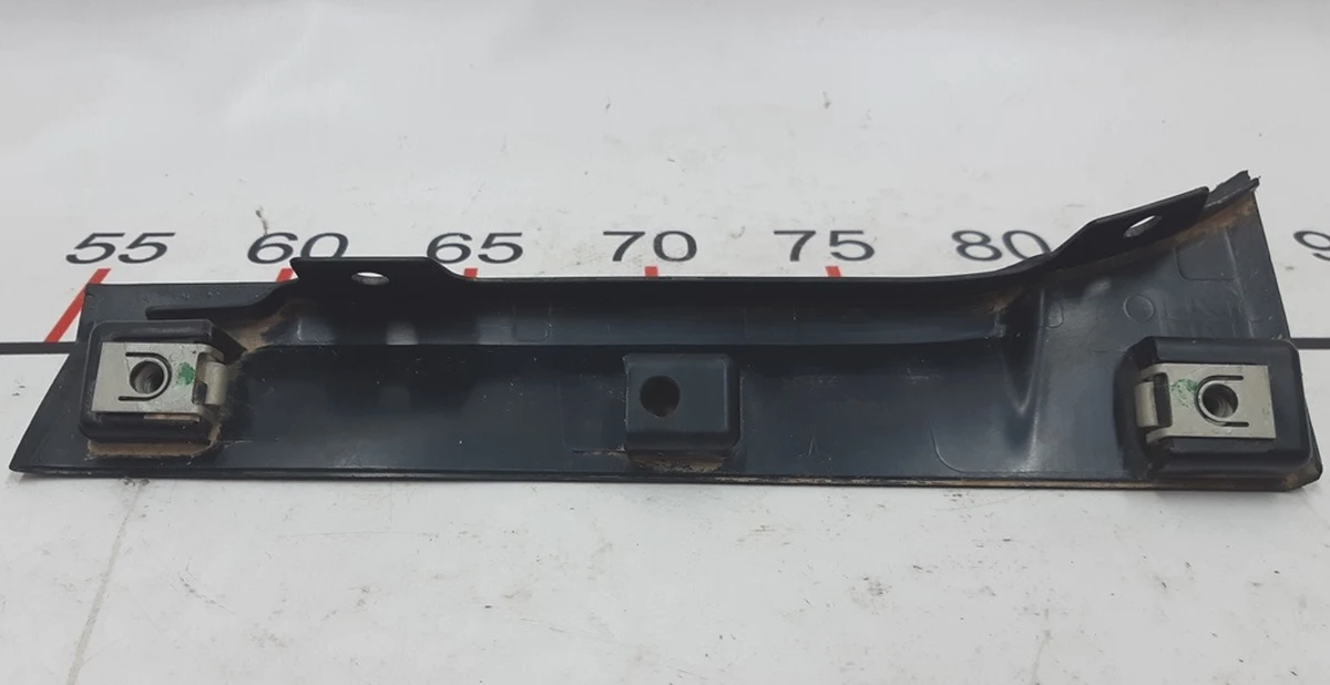 28 Обтічник колеса переднього правого (бризковик) із пошкодженням Tesla model X 1054804-00-D