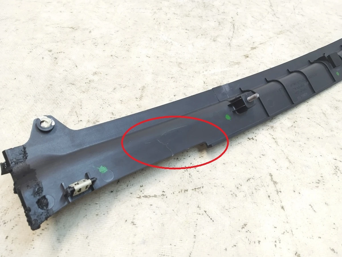 21 Кронштейн крепления панели внешней крыши правый (повреждение) Tesla model X 1054830-99-F