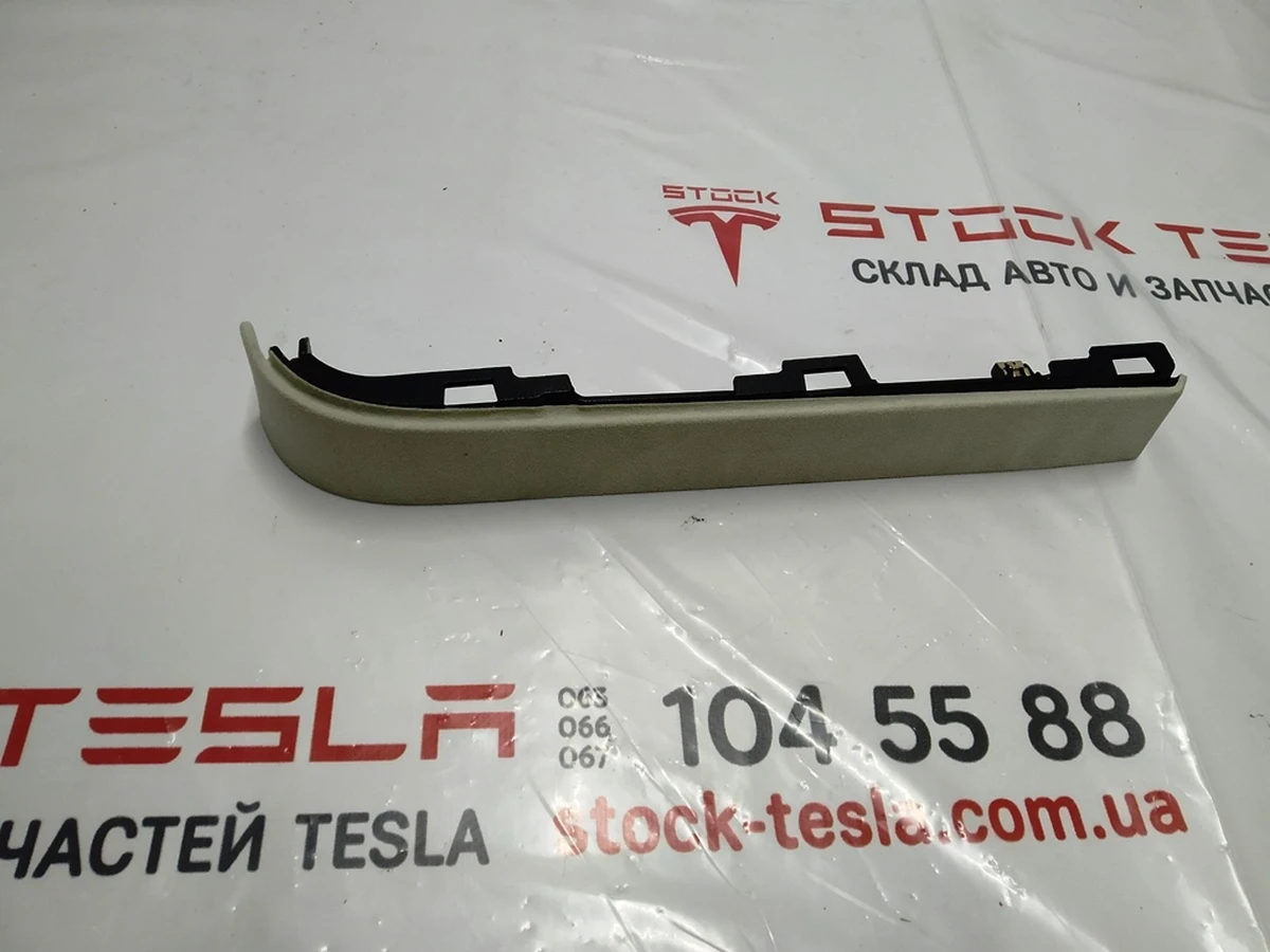 1 Облицювання дверей задньої правої ззаду верхня NAL CRM Tesla model X 1055012-07-J