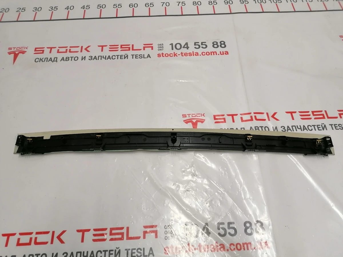 3 Rear Right Upper Door Trim NAL CRM Tesla model X 1055011-07-E