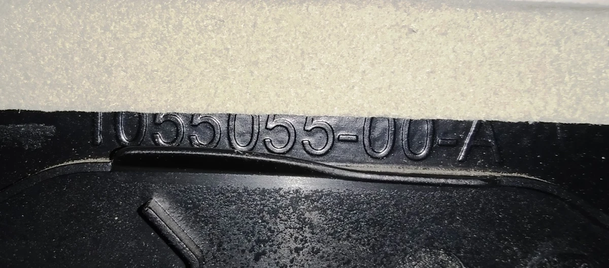 3 Облицювання дверей задніх лівих верх NAL CRM Tesla Model X 1055049-07-E