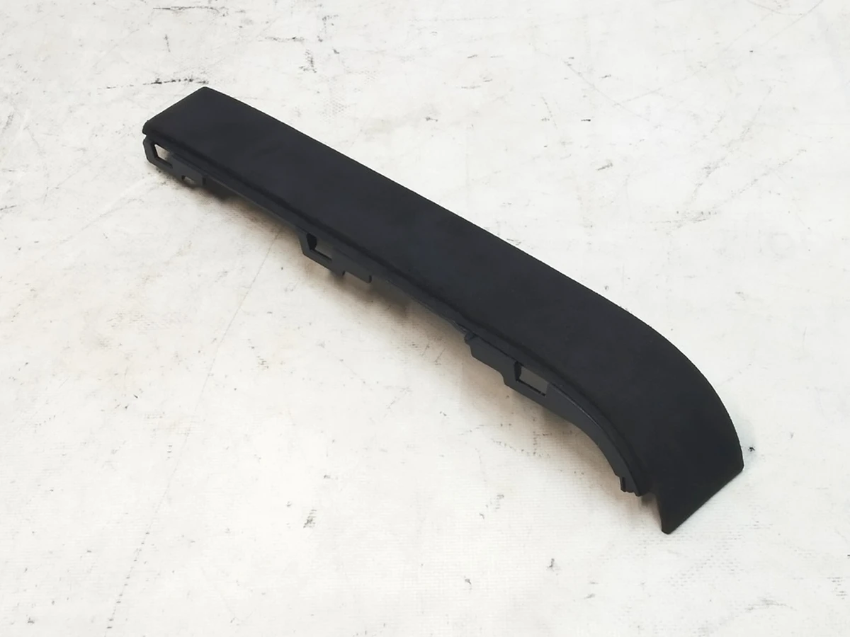 4 Облицювання верхньої стійки C задніх лівих дверей ALC BLK Tesla Model X 1055050-04-J