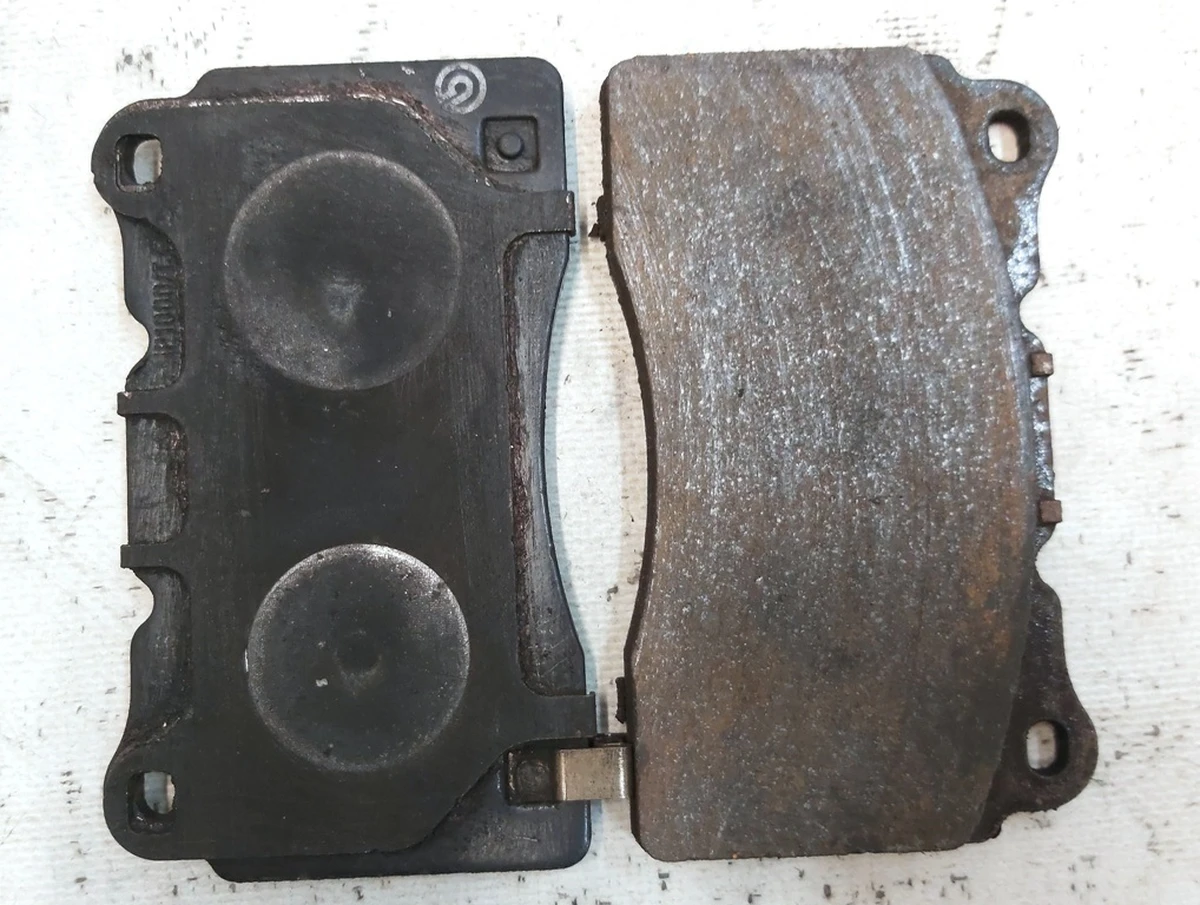 3 Колодки гальмівні передні BREMBO 2 штуки Tesla model S, model S REST 1055066-00-C