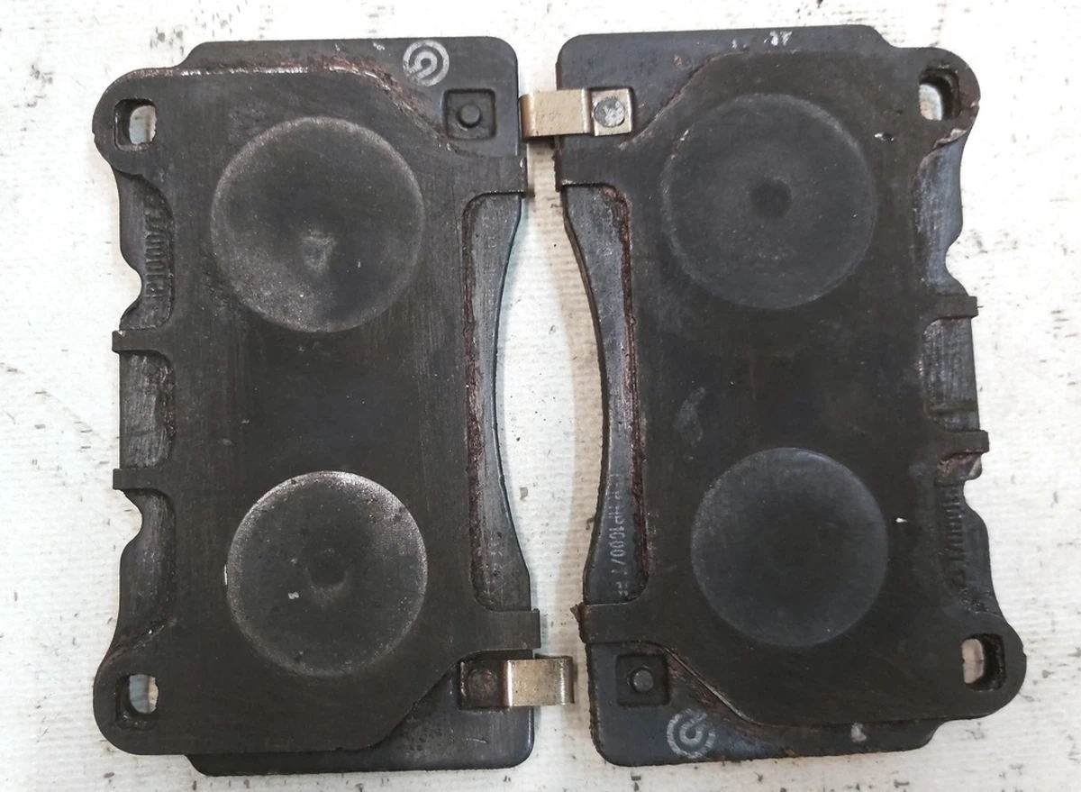 3 Колодки гальмівні передні BREMBO 2 штуки Tesla model S, model S REST 1055066-00-C