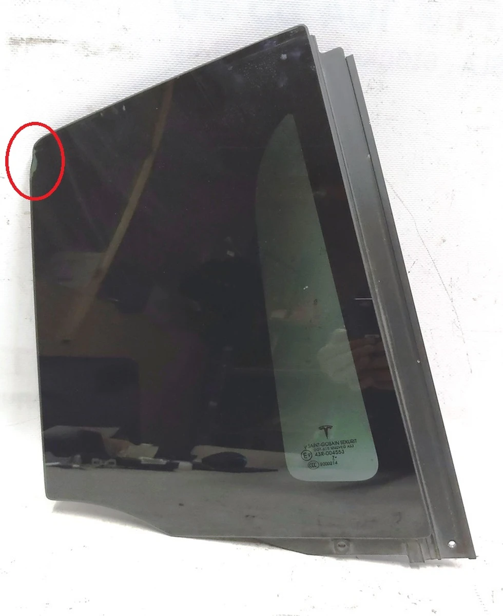 13 Двері задньої правої з пошкодженням Tesla model X 1055274-00-G