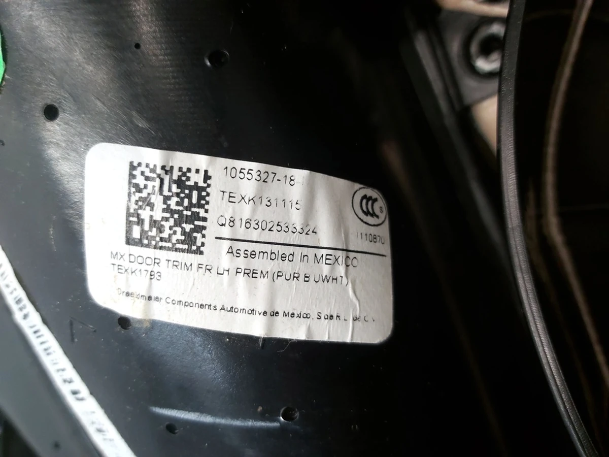 1 DOOR TRIM ASSEMBLY FRONT LEFT HAND PREMIUM PUR B WHITE Tesla Model X 1055327-18-M