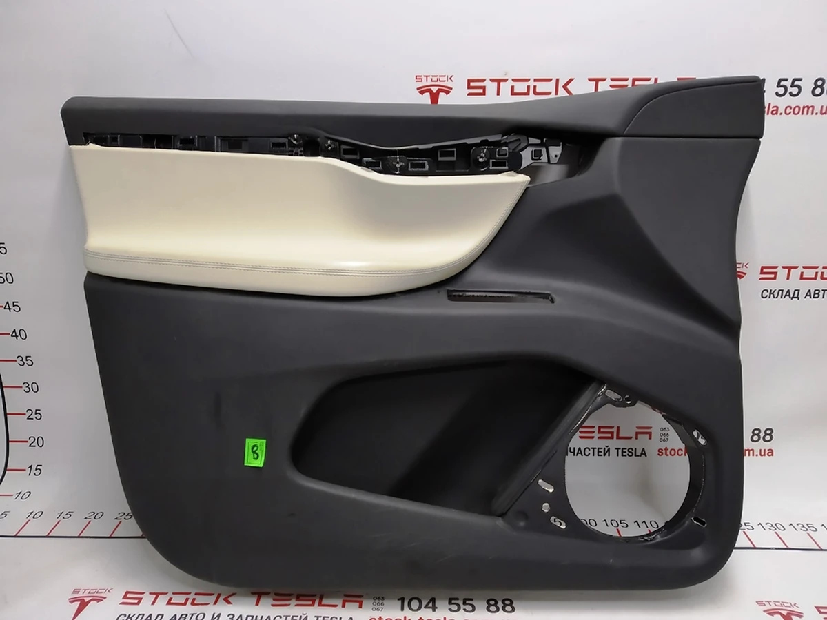 1 Карта (скелет) двері передньої лівої PREM PUR CREAM Tesla model X 1055327-22-M