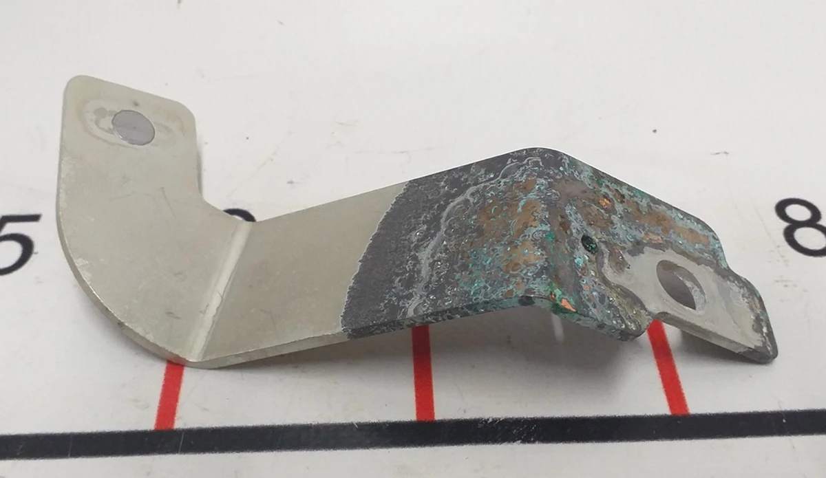 Кріплення високовольтної шини основної батареї Tesla model REST, Tesla model X 1055688-00-A