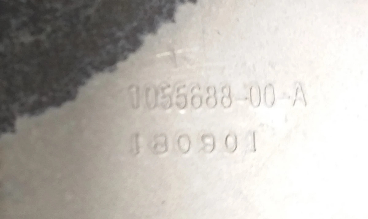 Кріплення високовольтної шини основної батареї Tesla model REST, Tesla model X 1055688-00-A