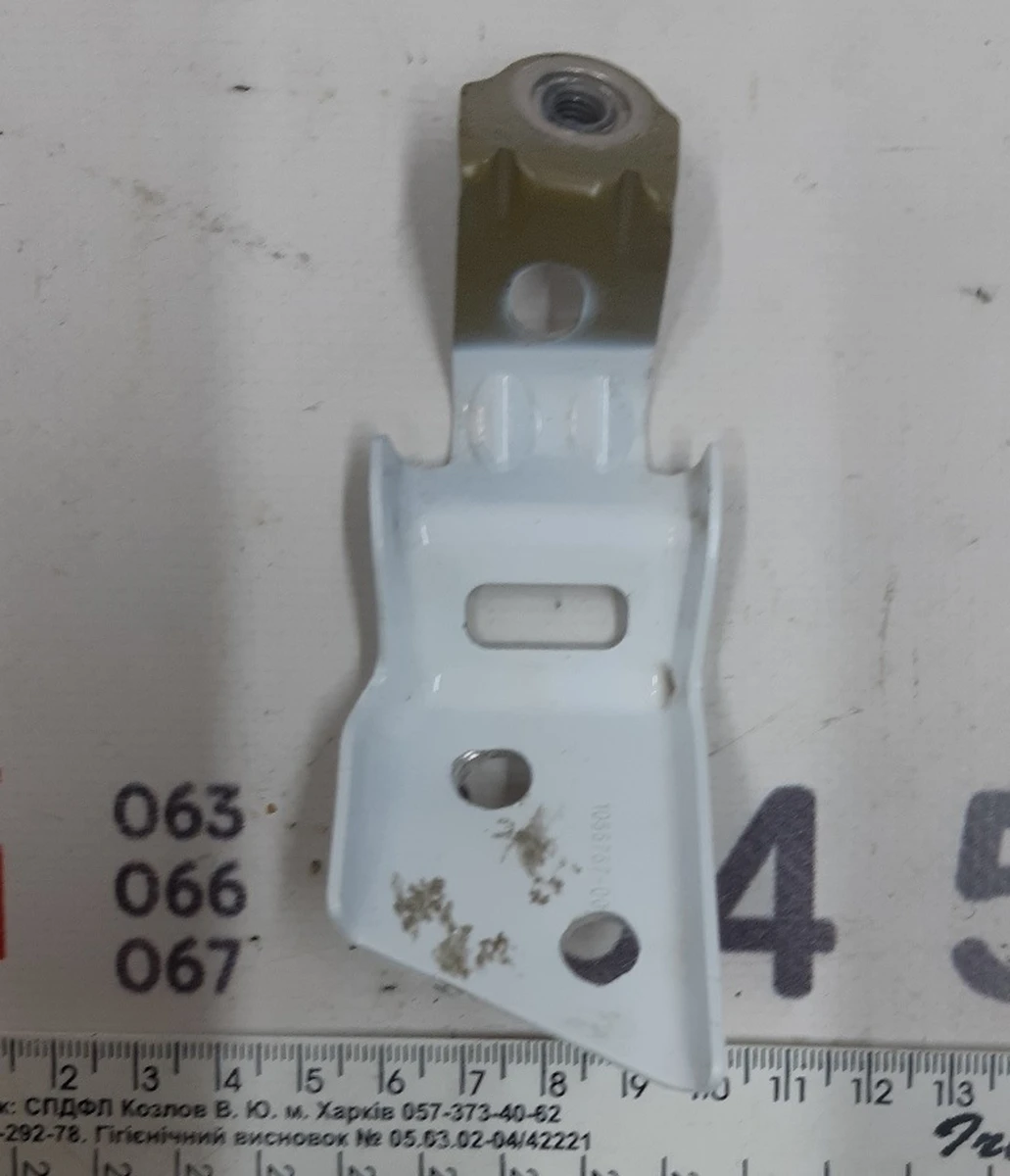 Lower fender mounting bracket, front right Tesla model X 1055757-00-A