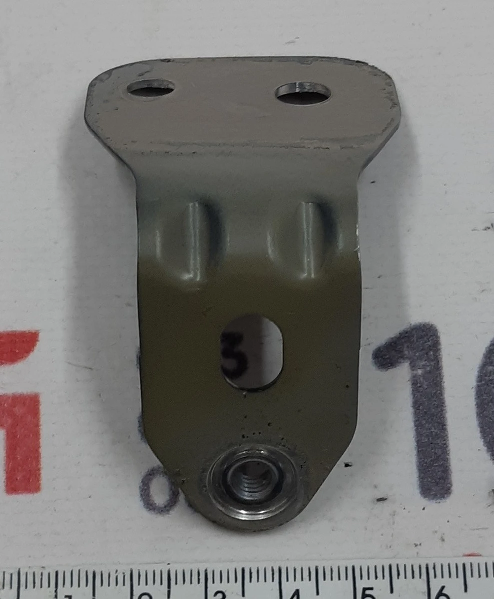 Кронштейн кріплення крила переднього лівого/правого верхній/середній Tesla model X 1055757-00-A