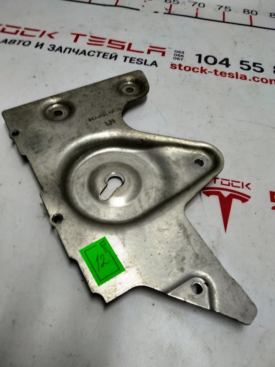 4 Пластина заднього підрамника ліва Tesla model S REST 1055766-00-B