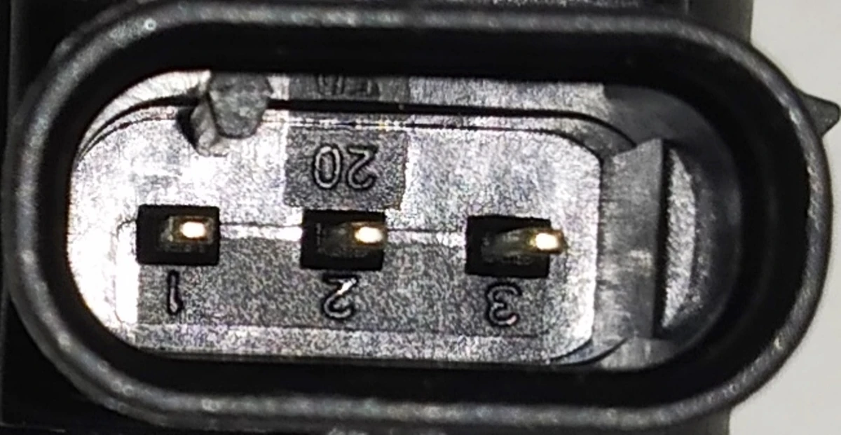 17 Датчик ультразвукового відкриття задніх дверей (парктронік) Tesla model X 1055890-00-E