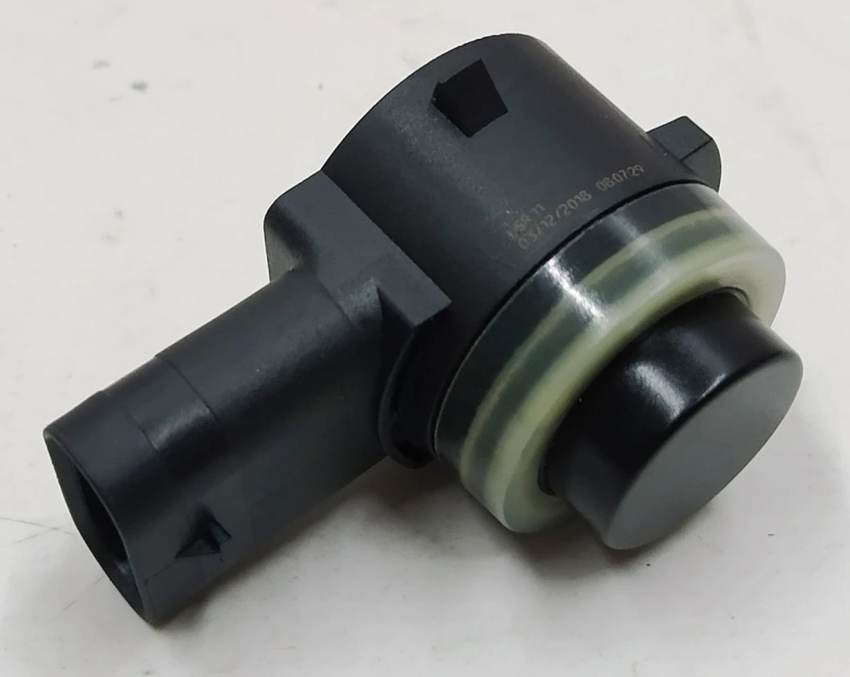 17 Датчик ультразвукового відкриття задніх дверей (парктронік) Tesla model X 1055890-00-E