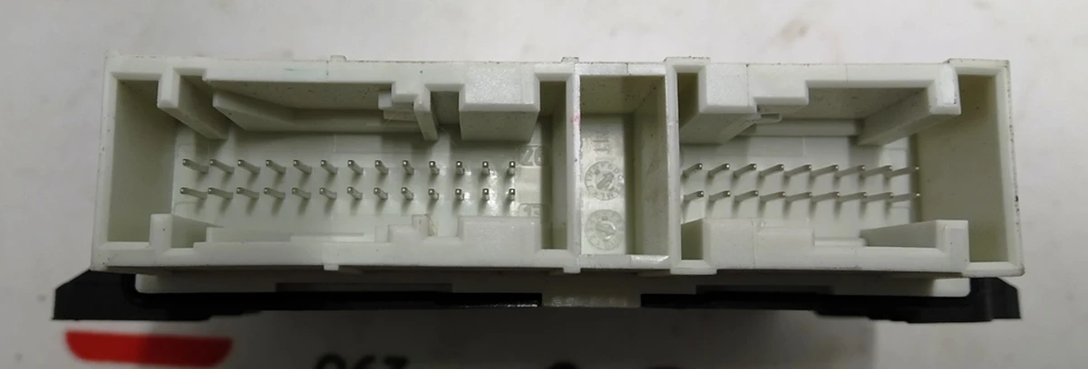 7 Блок управления ЭБУ ультразвуковой задних дверей Tesla Model X 1055891-00-D