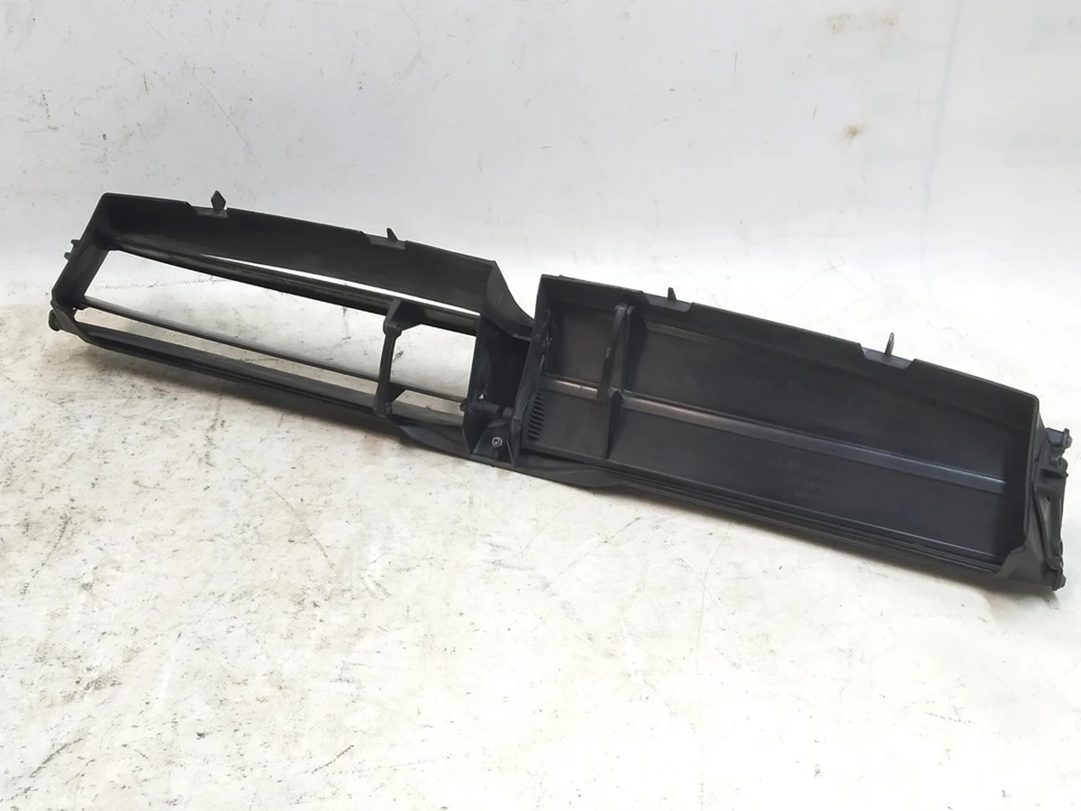 7 Люверс центральний без електроприводу Tesla Model X 1034850-00-F