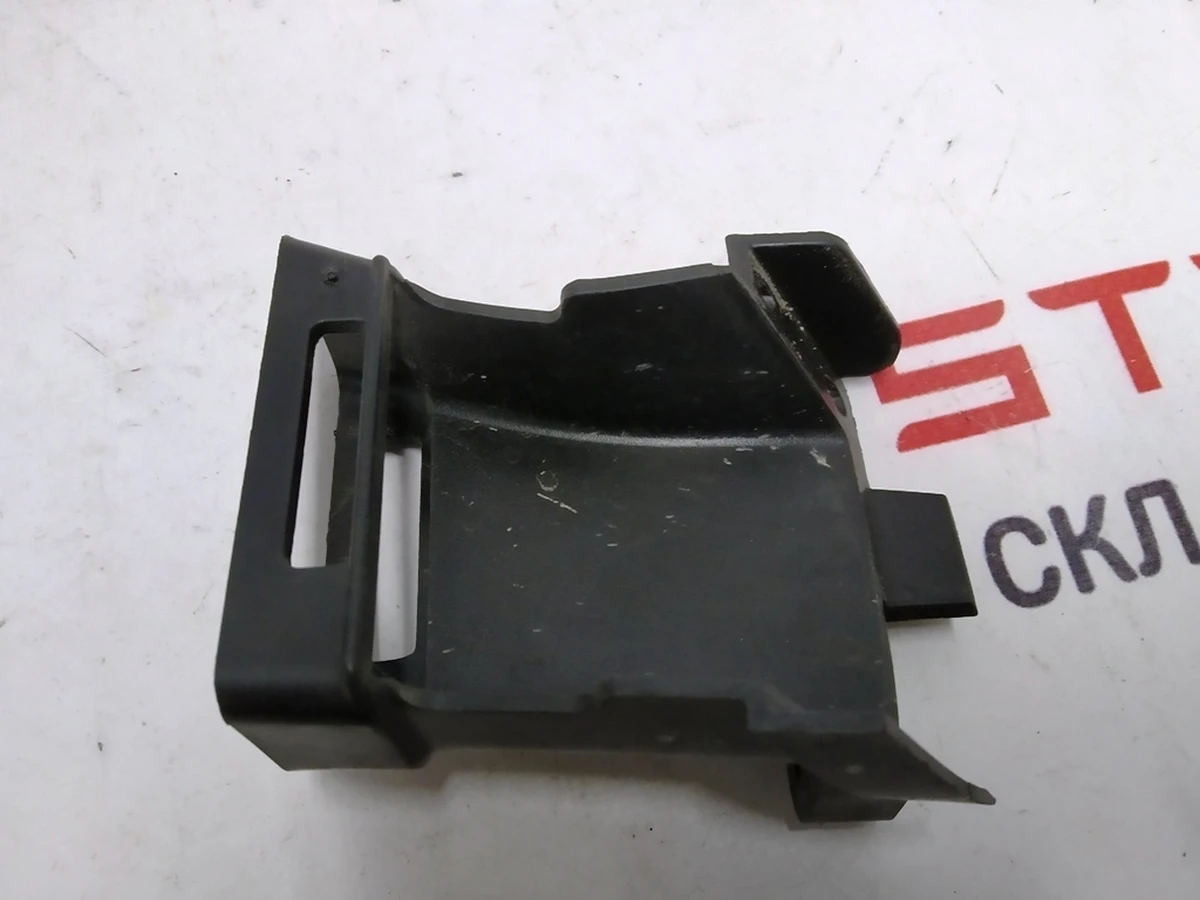 16 Кронштейн повітроводу протитуманної фари нижній правий NEW Tesla model X 1056250-00-D