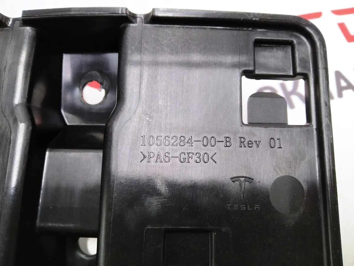 10 Кронштейн держателя приборной панели  REV01 пластикового каркаса Tesla Model S REST, Tesla Model X 1003326, 1035572