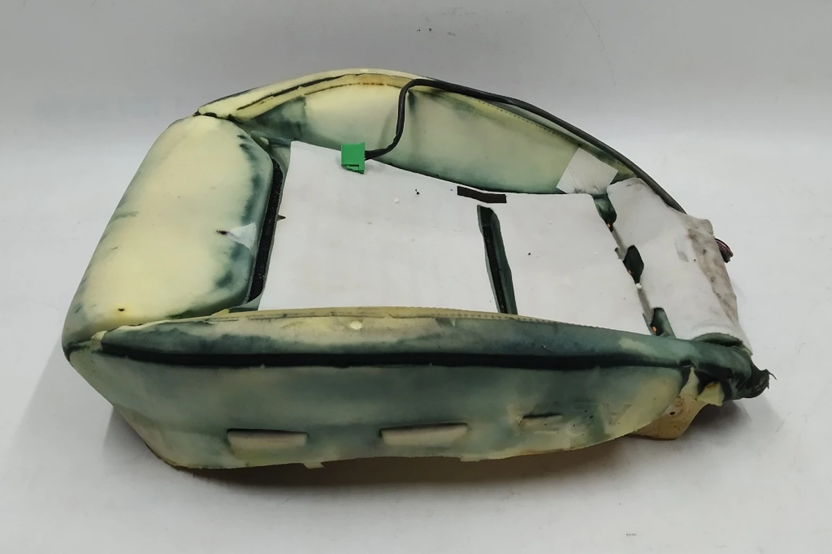 4 Пінний наповнювач нижньої частини пасажирського сидіння в зборі з підігрівом NEXT GEN (GEN 2) (з пошкодженням) Tesla model S, model S REST