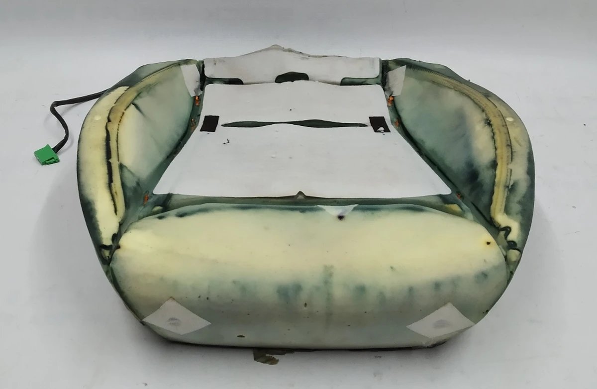 4 Пінний наповнювач нижньої частини пасажирського сидіння в зборі з підігрівом NEXT GEN (GEN 2) (з пошкодженням) Tesla model S, model S REST