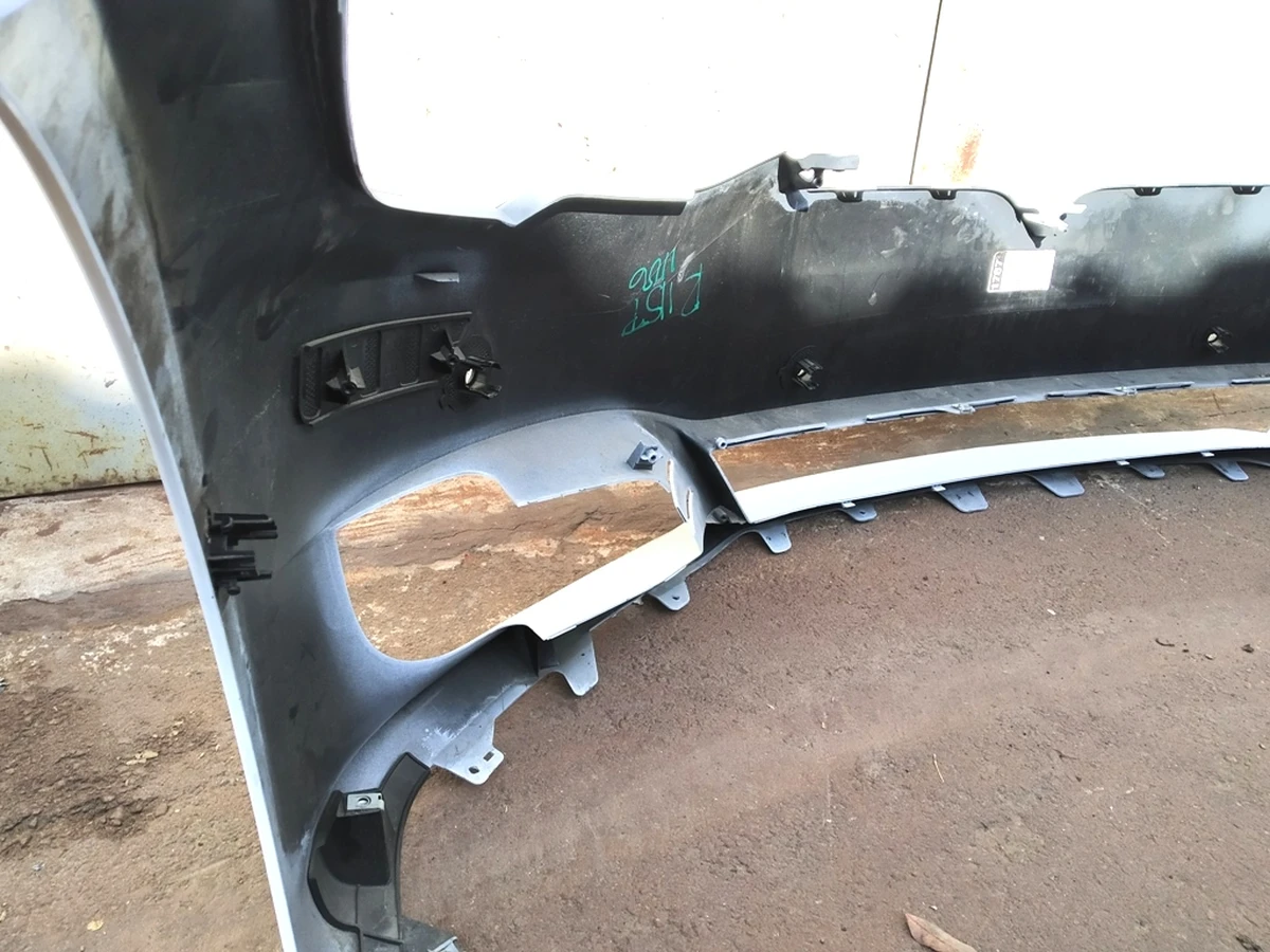 1 Бампер передній під 6 парктроників PPSW (у зборі) з пошкодженням Tesla model S REST 1056370-S4-A