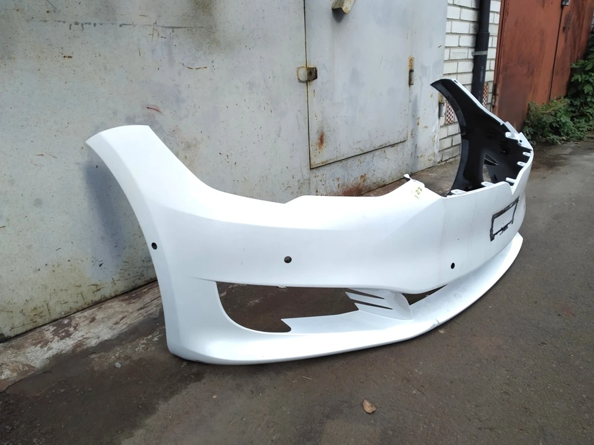 1 Бампер передній під 6 парктроників PPSW (у зборі) з пошкодженням Tesla model S REST 1056370-S4-A