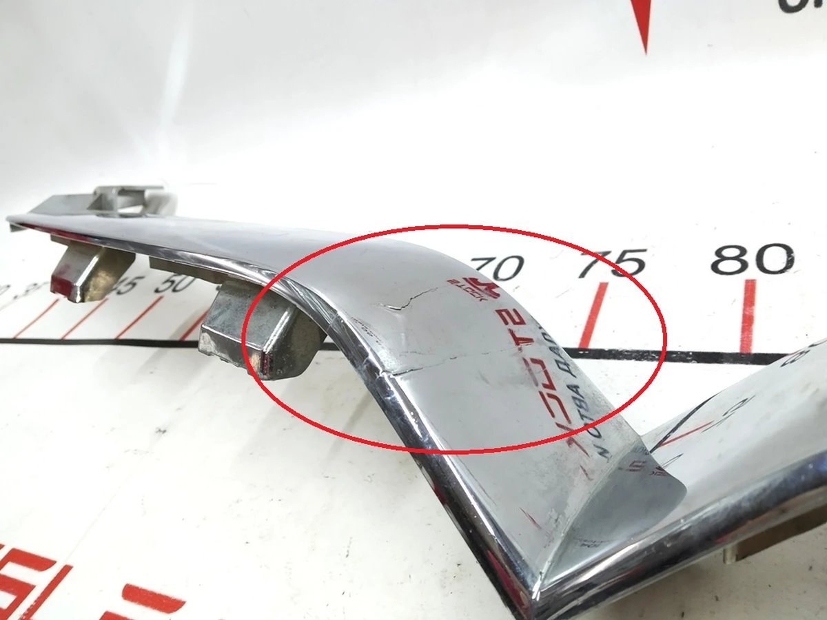 4 Накладка V-подібна декоративна переднього гриля хром (пташка) Tesla model S REST 1065233-00-D