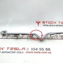 4 Накладка V-подібна декоративна переднього гриля хром (пташка) з пошкодженням Tesla model S REST 1065233-00-D