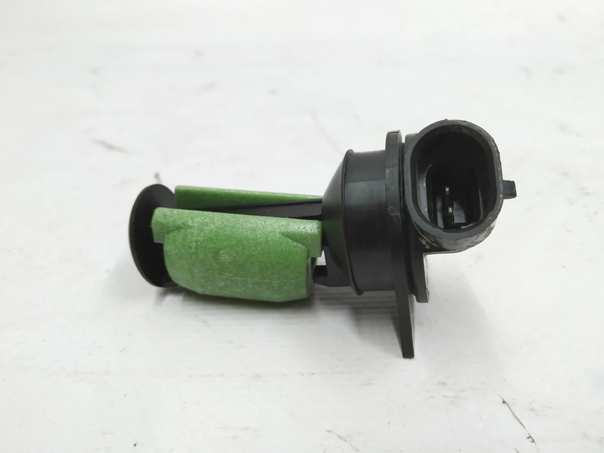 3 Датчик рівня рідини бачка склоомивача Tesla Model X, Model 3, Model Y 1056770-00-A