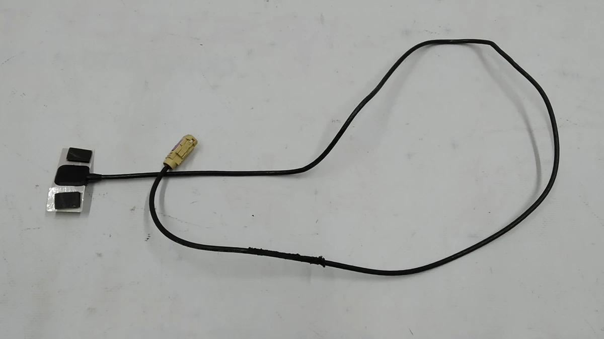 2 Antenna WI-FI mirror RH outside Tesla Model X 1035181-00-J