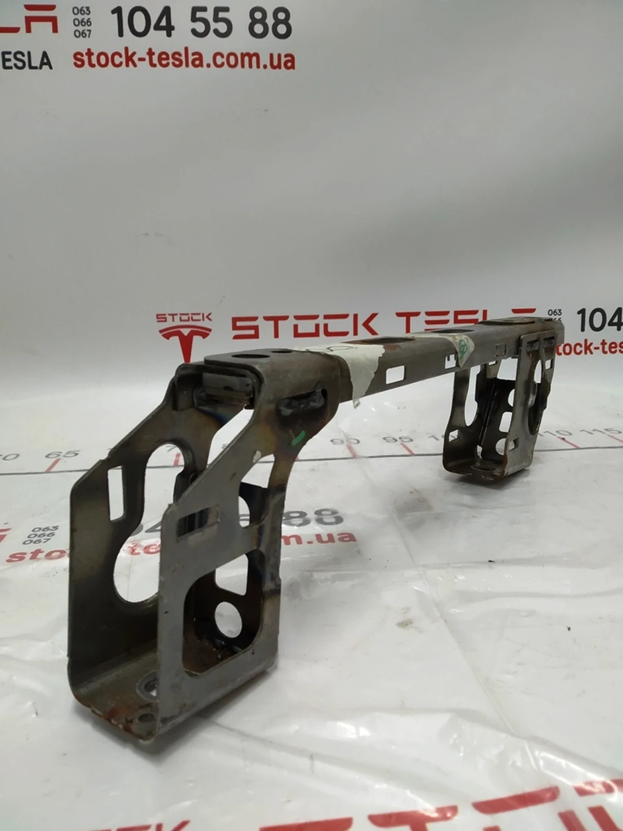 1 Front left/right seat mounting bracket Tesla model X 1057164-00-C