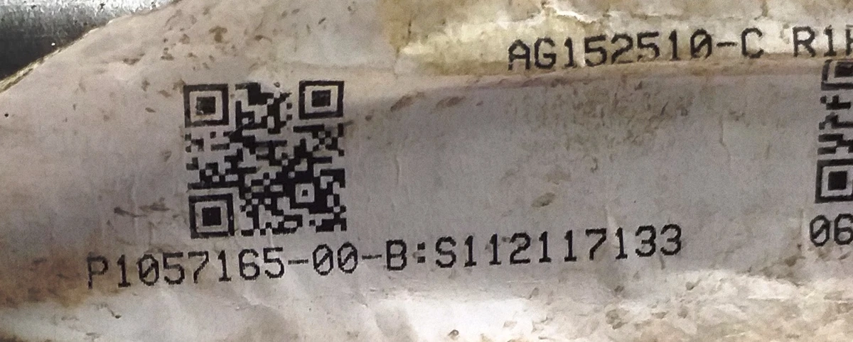 2 Кронштейн кріплення сидіння передній центральний Tesla Model X 1057165-00-C