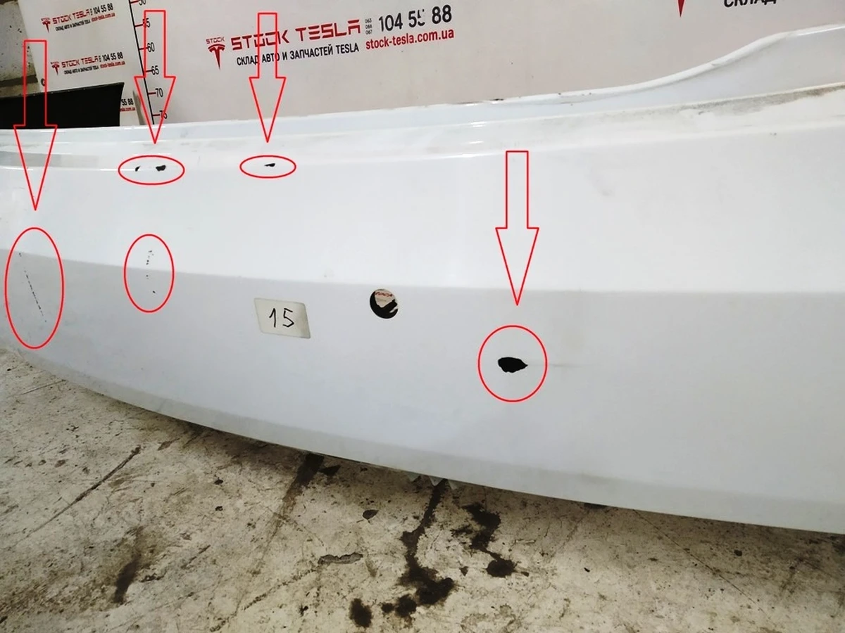 1 Бампер задній під 6 парктроніків PBCW білий (з пошкодженням) Tesla model S REST 1057319-01-B