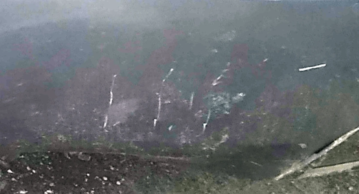 1 Бампер задній під 6 парктроників PMNG (з ушкодженнями) Tesla model S REST 1057319-S4-A