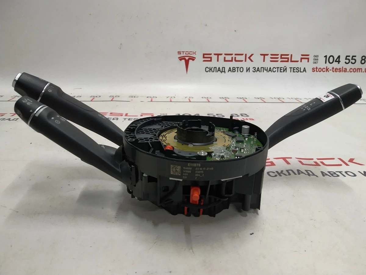 2 Модуль управления рулевой колонкой с круизом и подогревом Tesla model X 1057356-00-B