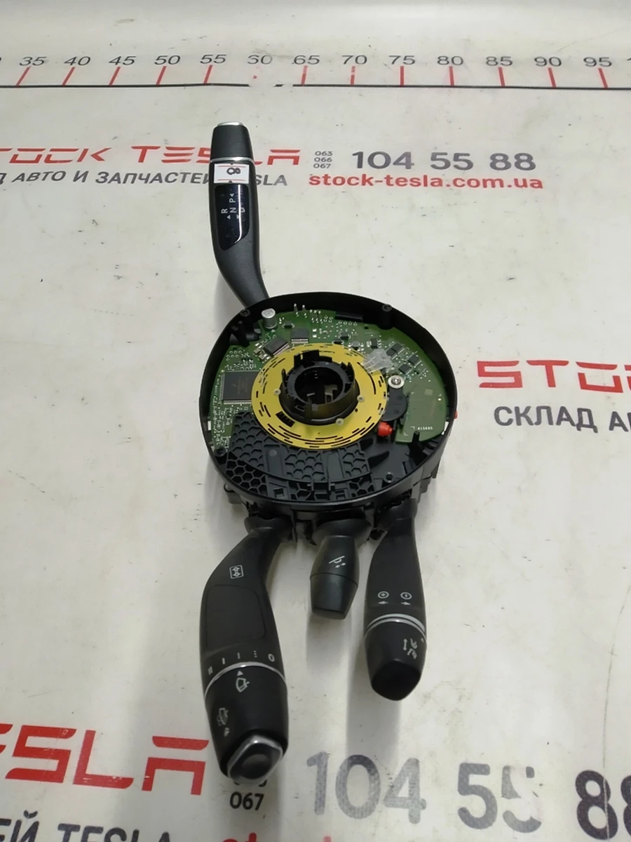 2 Модуль управления рулевой колонкой с круизом и подогревом Tesla model X 1057356-00-B