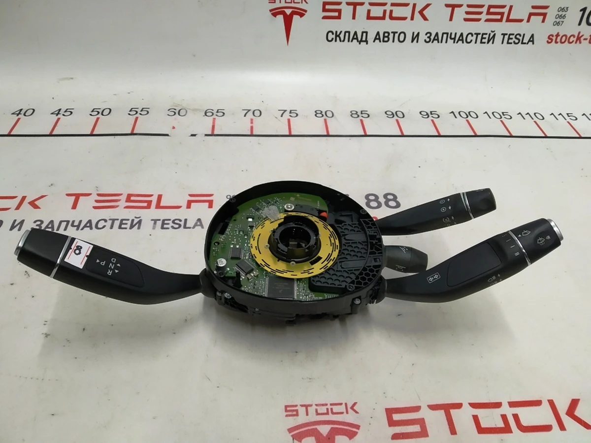2 Модуль управління рульовою колонкою з круїзом і підігрівом Tesla model X 1057356-00-B