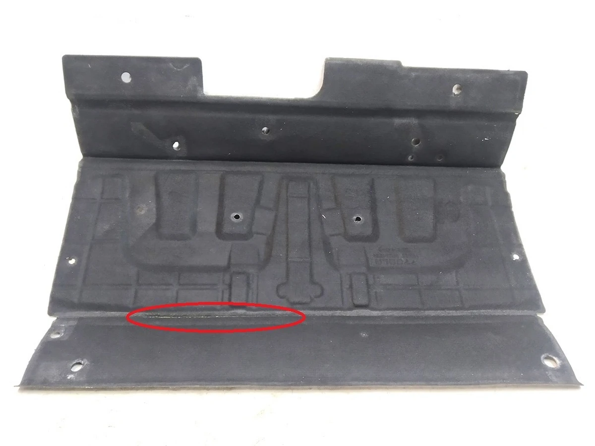 4 Шумоизолятор заднего мотора с повреждением Tesla model X 1057475-00-D