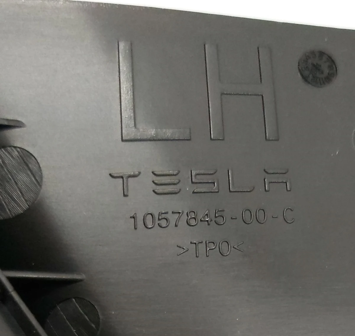 TOW HOOK COVER, FR FASCIA Tesla model S REST 1057845-00-C