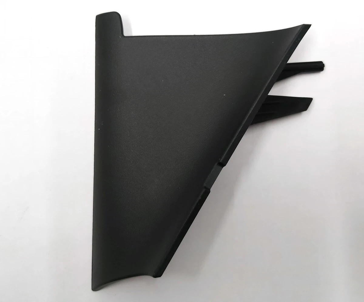 13 Заглушка (накладка) бампера переднего левая (под крюк) Tesla model S REST 1057845-00-C