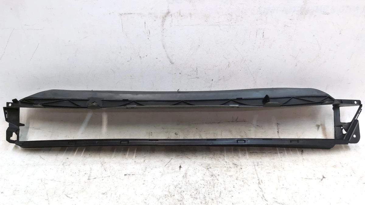 12 Дифузор передній радіатора охолодження основного Tesla model S REST 1057847-00-E